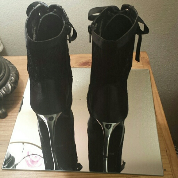 Boots - Picture 2 of 4
