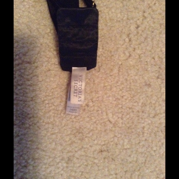 Black Ruffle Bra - Picture 3 of 3