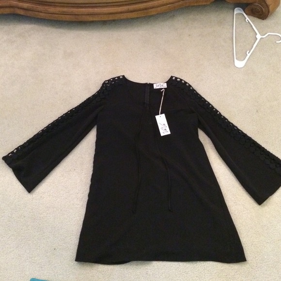 Vava By Joy Han Elena Bell sleeve dress
