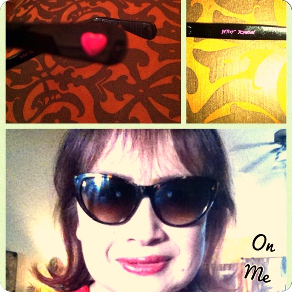 🎉HP 10/14🎉SOLD BUNDLED FOR LISA BJ Sunnies💗 - Picture 2 of 4