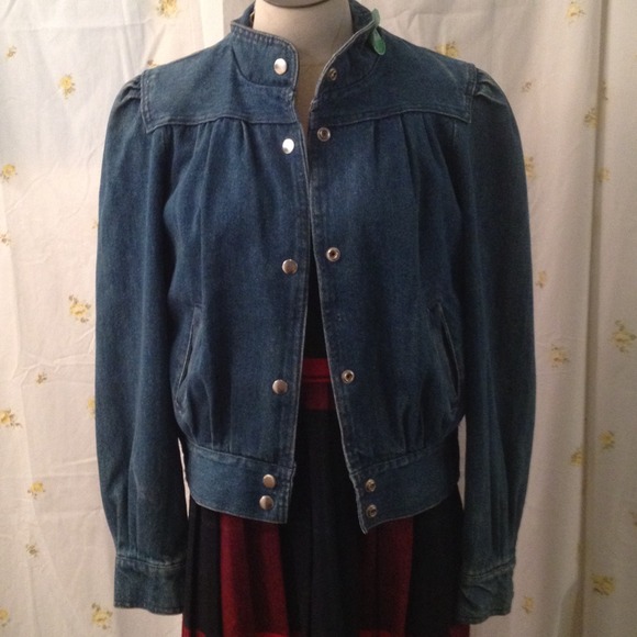 💙SOLD on Instagram 💙Vintage denim jacket - Picture 2 of 3