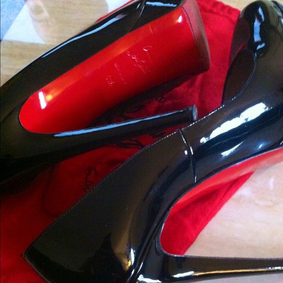 🔴SOLD🔴Christian Louboutin Bianca Pumps