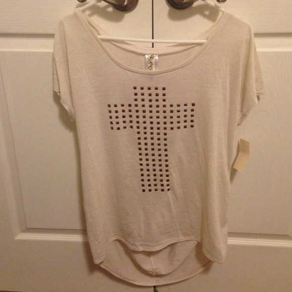 Studded cross high low shirt in XL