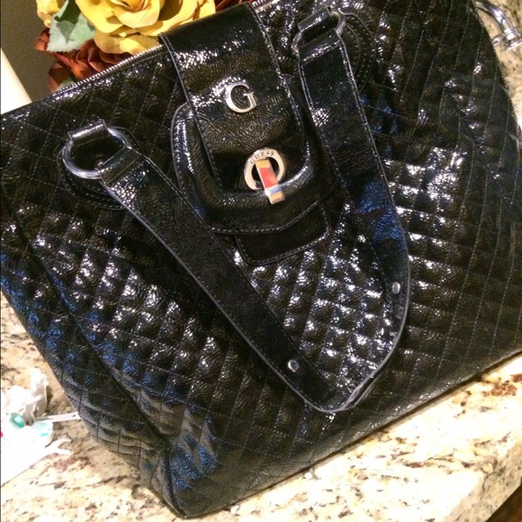 Gently used guess handbag