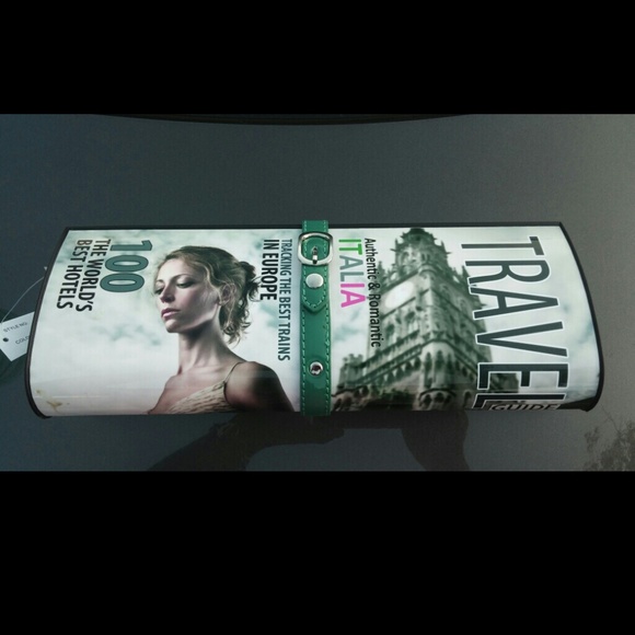 *SOLD*magazine clutch with chain strap