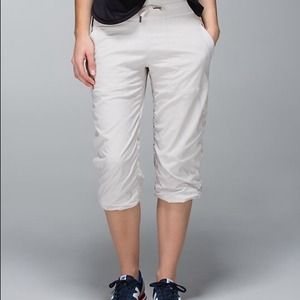 Lululemon dance studio crop in dune and in white 4