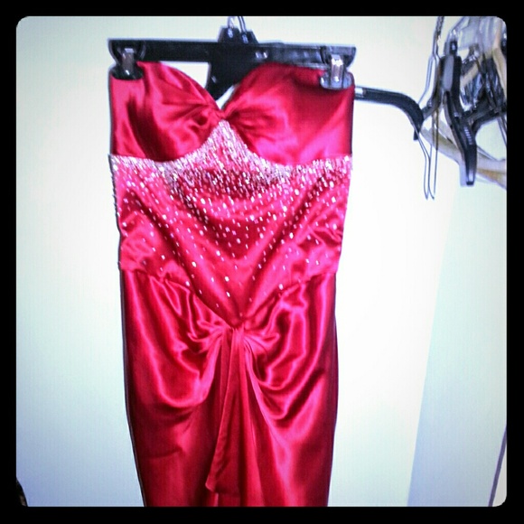 Gorgeous dress!