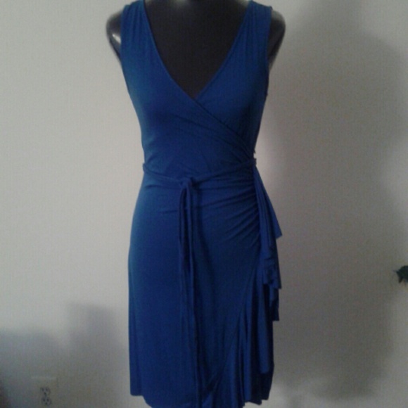 V-neck dress