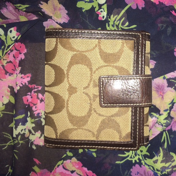 Like New Vintage (imo) Coach Wallet - Picture 2 of 4