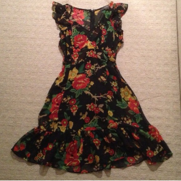 Bundle Forever 21 and Bar III dresses