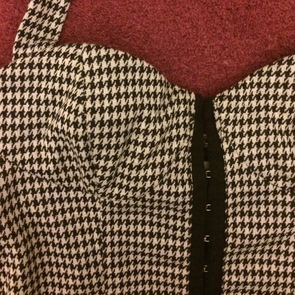 Cropped Corset - Picture 4 of 4