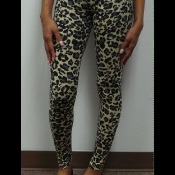 Leopard Leggings (NWOT)