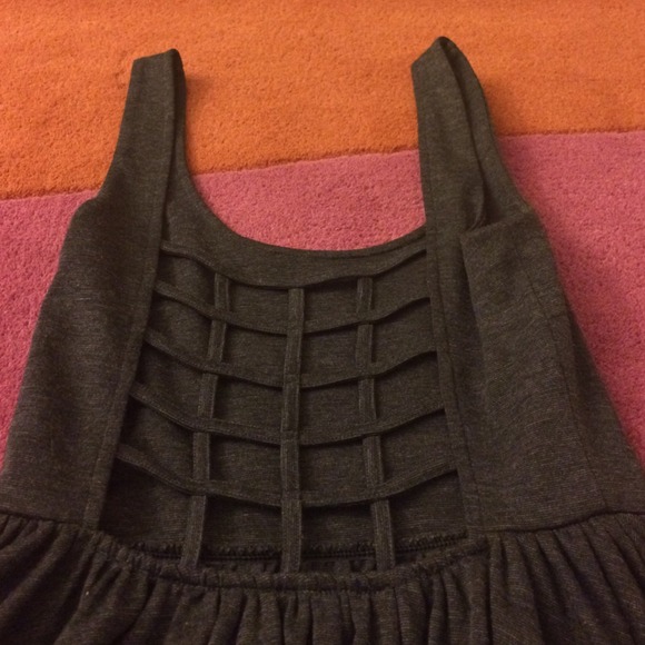 Skater Dress with beautiful backless cut out - Picture 2 of 4