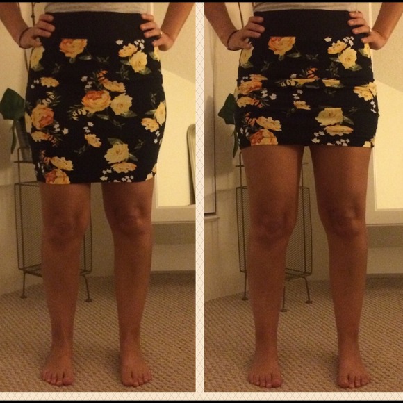 Cute floral stretched skirt - Picture 4 of 4