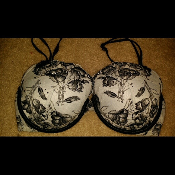 Lot of 3 bras 34DD