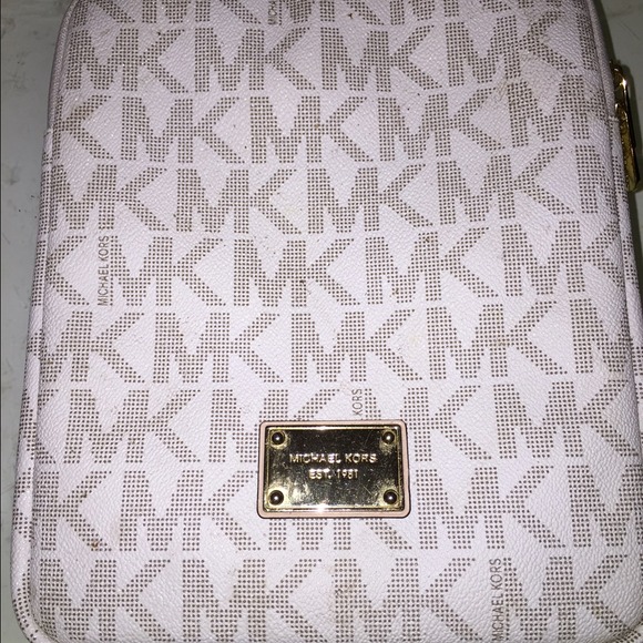 NYE SALE!! Michael Kors iPad cover