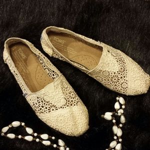 Ivory Crocheted Toms