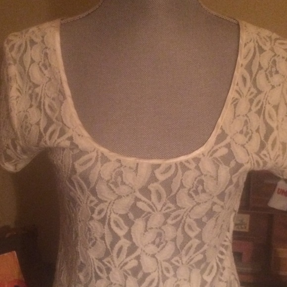 Banana Republic Lace Top - Picture 1 of 1