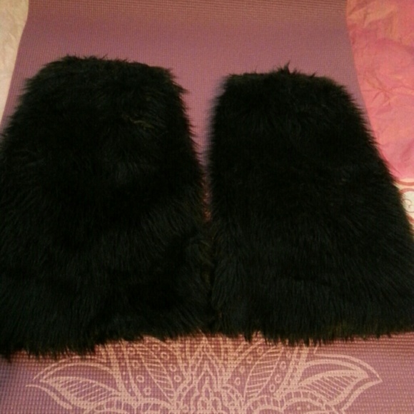 Black rave fluffies
