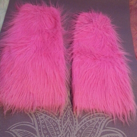 Hot pink rave fluffies&pink top& purple leg wraps