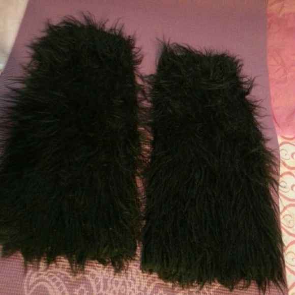 Black rave fluffies