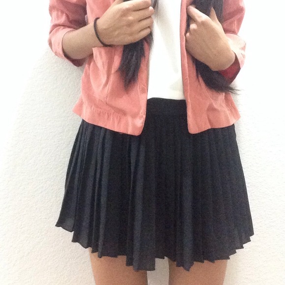 Pleated skirt - Picture 2 of 2