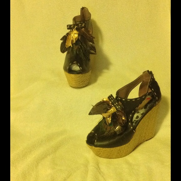 Tribal inspired wedges - Picture 3 of 3