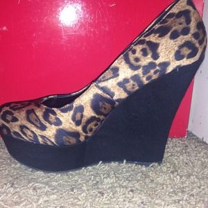 Wedged heel Pump!