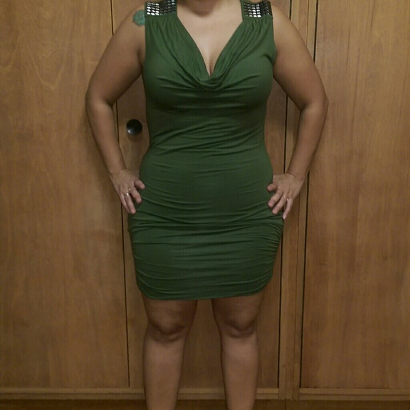 Green top - Picture 2 of 3