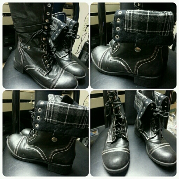 SALE! Black combat boots!