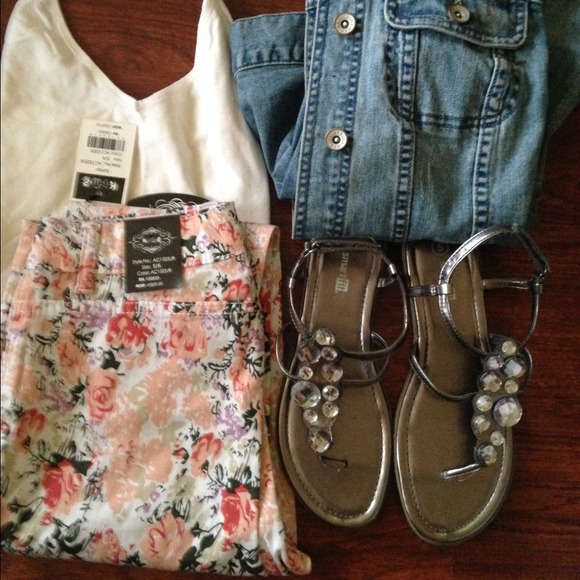 SOLD: Flower print jeans