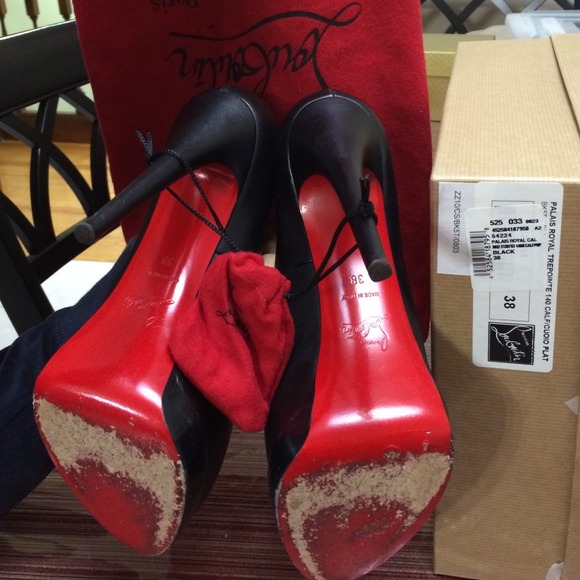 Christian Louboutin - Picture 3 of 4