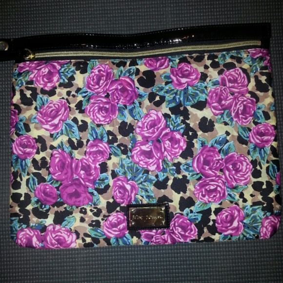 Betsey Johnson Large Makeup Bag