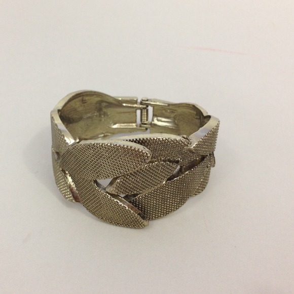 Gold Leaf Bangle - Picture 2 of 2
