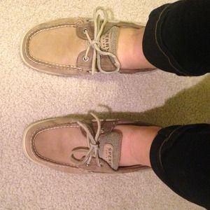 Tan women's Sperry's