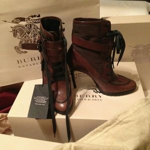 Burberry ankle boot value of 1200
