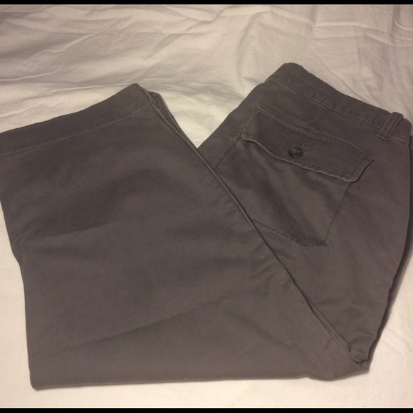 Old Navy Khaki Capris - Picture 2 of 4