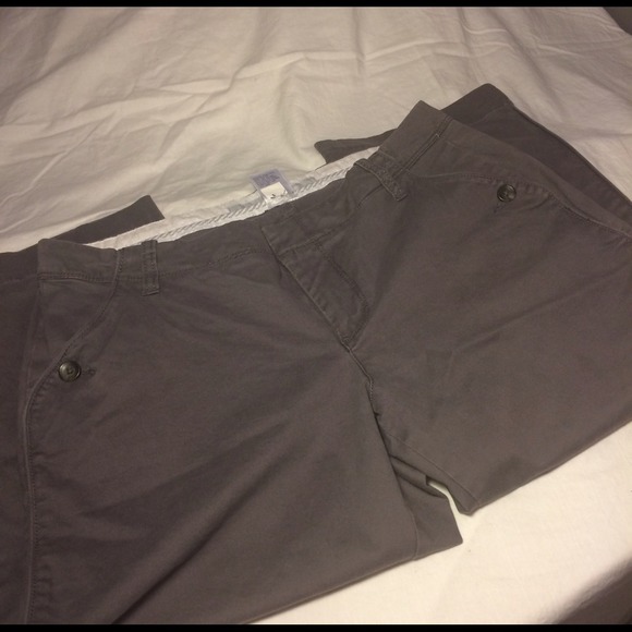 Old Navy Khaki Capris - Picture 3 of 4