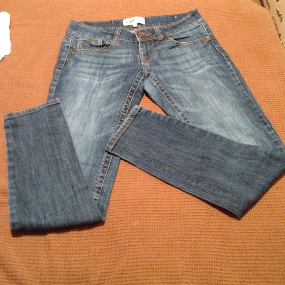 Jolt jeans straight leg cut
