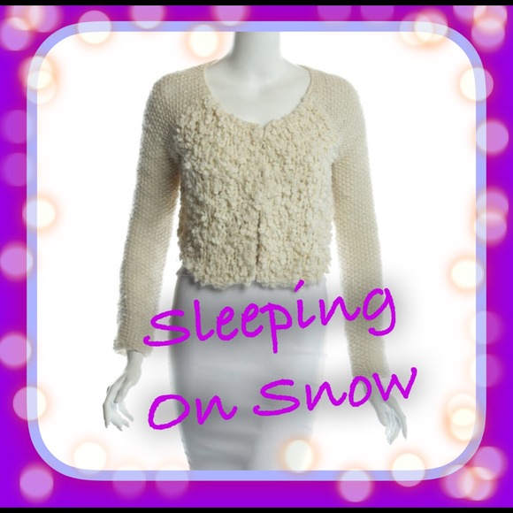 CROPPED CARDIGAN SWEATER