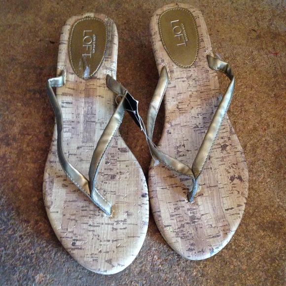 NWT Ann Taylor Size 10 Gold Cork Sandals