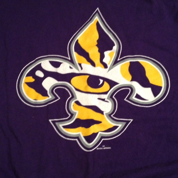 LSU fleur de lis size xl Tshirt