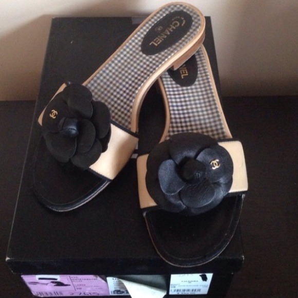 Chanel Camellia flats sandals sz 38