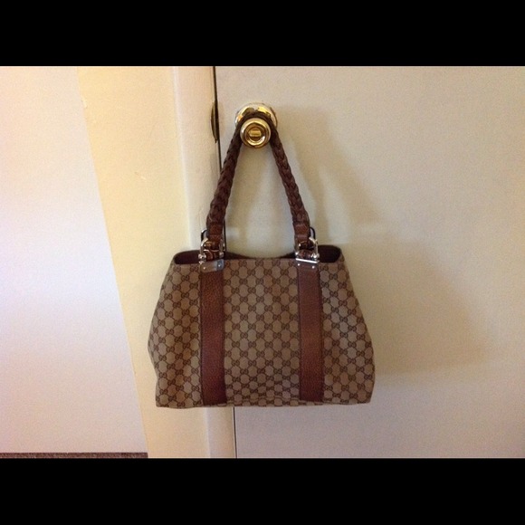 HOLD. 💯Authentic Gucci Tote - Picture 3 of 4