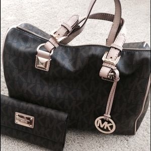 Brown Michael Kors logo handbag and wallet!!
