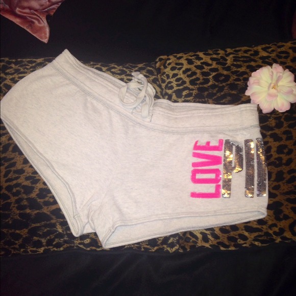 ❌SOLD ON MERCARI❌ - Picture 2 of 4