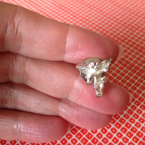 Angel thumb tack pin