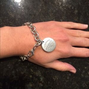 Tiffany "Return to Tiffany" round tag bracelet