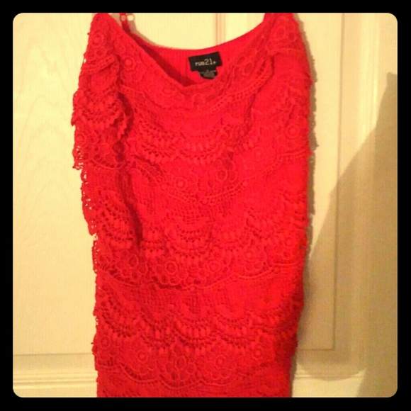 Red Top - Picture 1 of 1