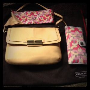 Coach cross handbag with wallet and scarf